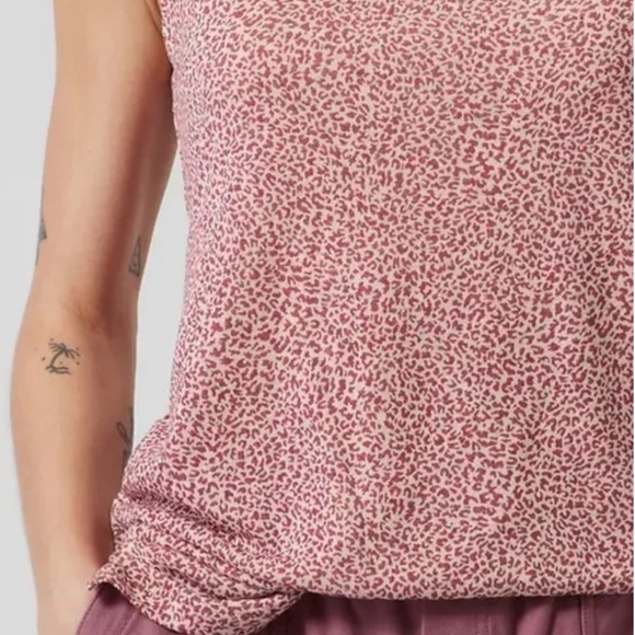 Athleta Breezy Tank, Micro Cheetah Bashful Rose, Size M Medium - Picture 4 of 7